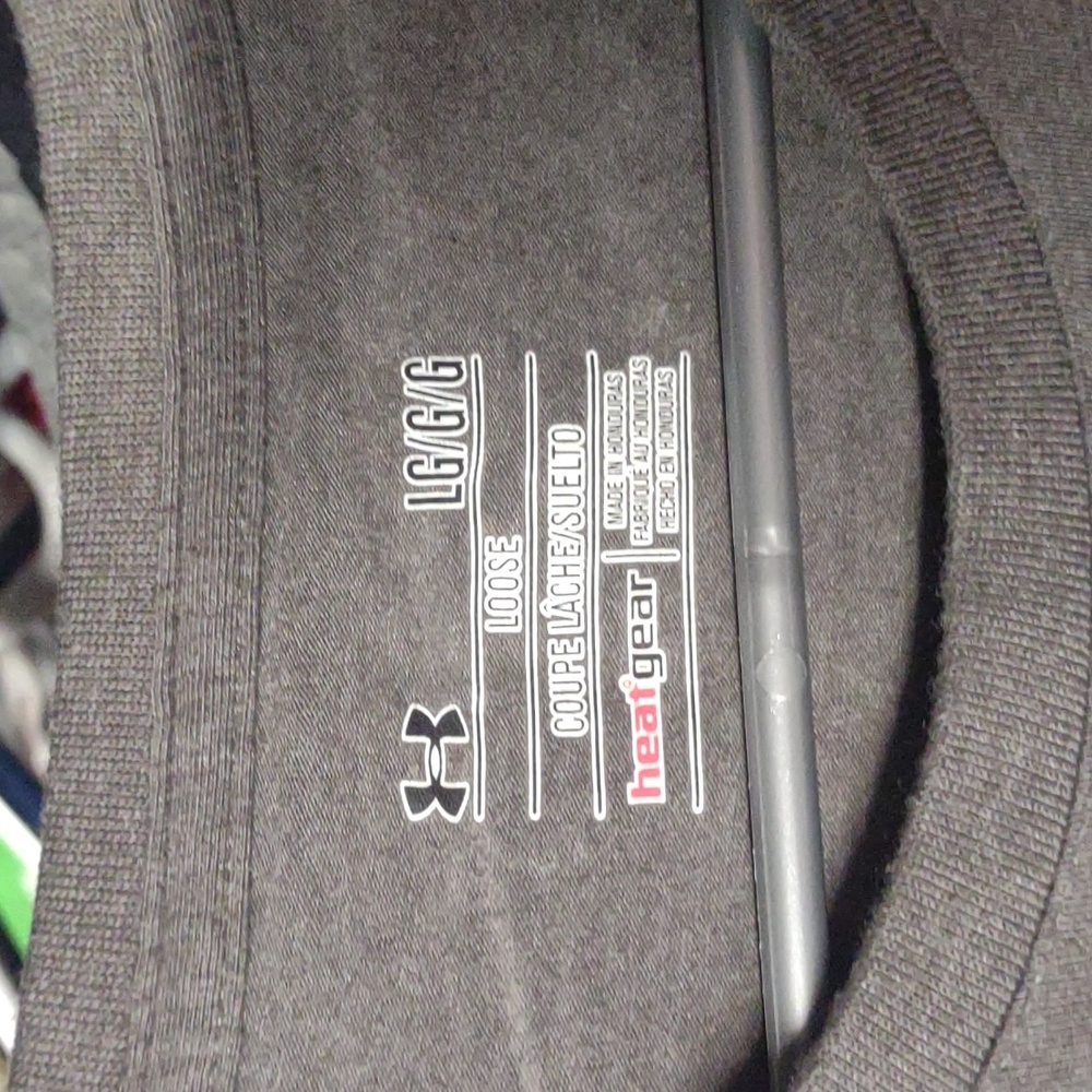 Under armour lg shirt - Picture 2 of 5